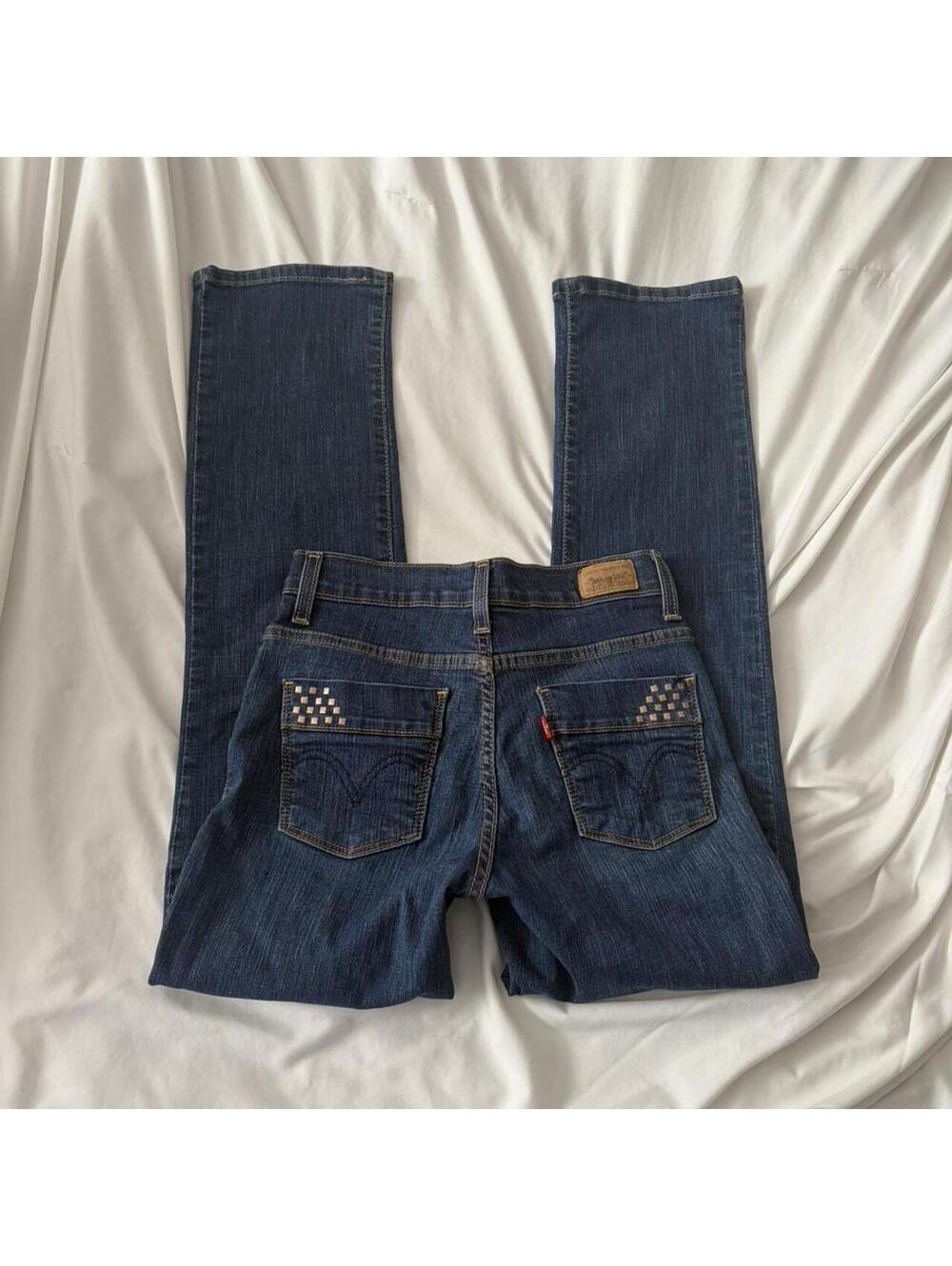 Dark wash Levi's straight 512 jeans